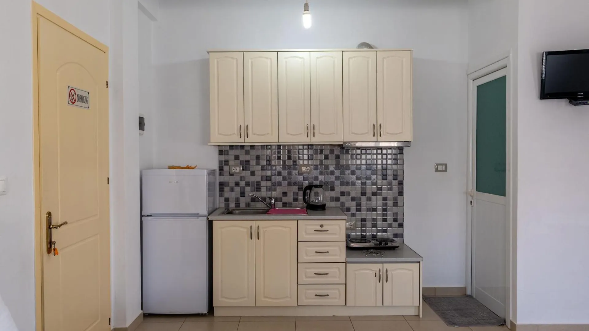 Guest house Vila Ylli Gjika Ksamil Albania